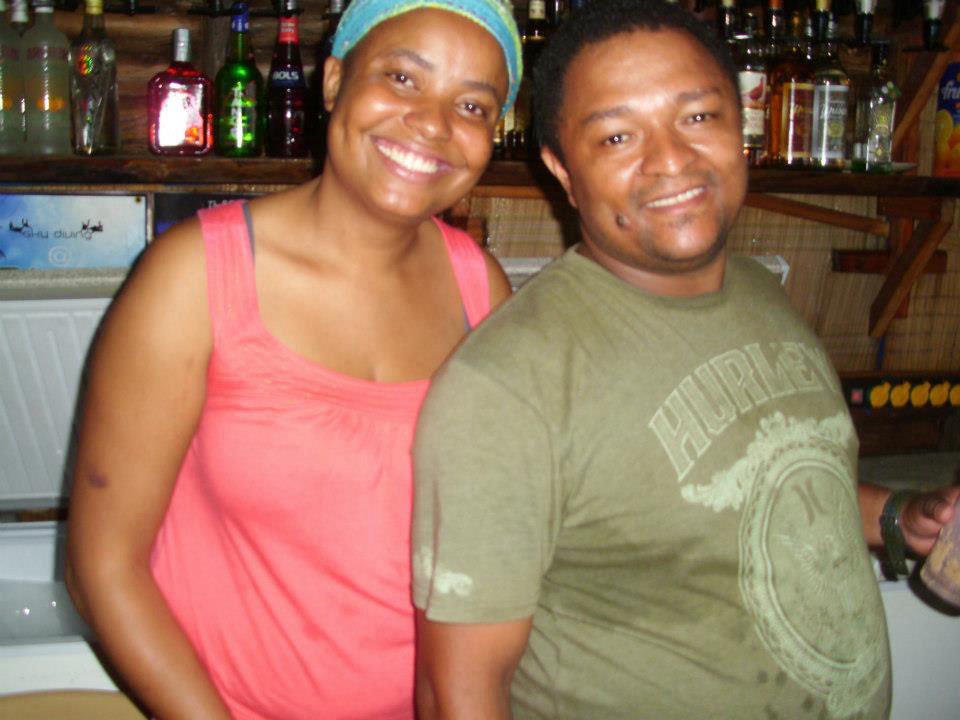 Hosts Nina and Pinto
