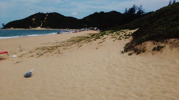 Entrance to beach